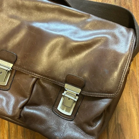 Retro 90s Kenneth Cole Distressed Brown Leather Messenger Bag - Picture 3 of 6